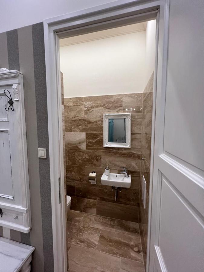 Kalitka Apartman Eger Zewnętrze zdjęcie